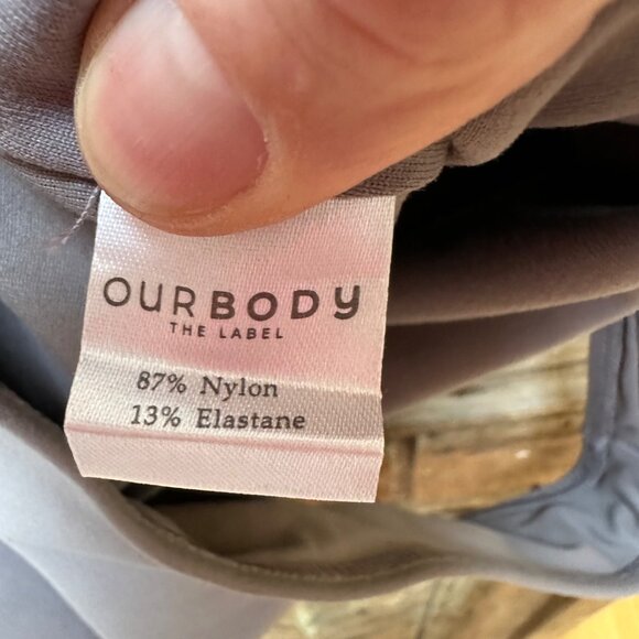 NWT Our Body The Label V-Cut Sleeveless Bodysuit Mocha Shapewear Thong Neutral M - Picture 5 of 6